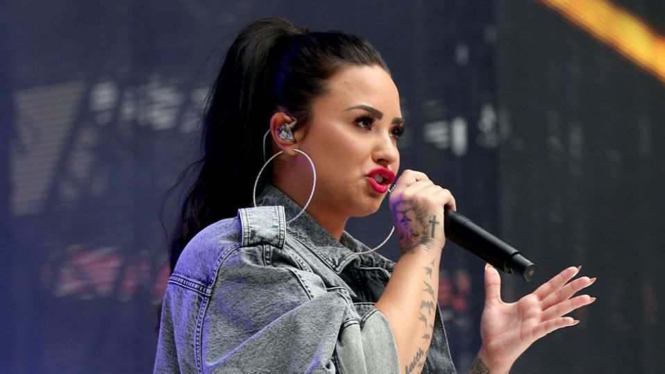 Demi Lovato opens up about weight loss journey – FHM Pakistan